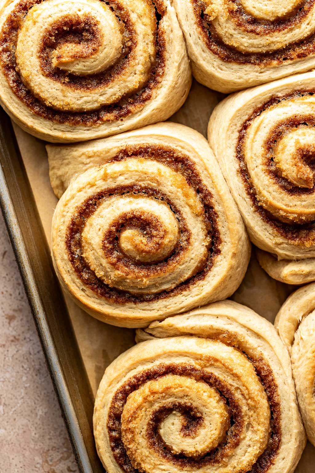 giant cinnabon-style cinnamon rolls