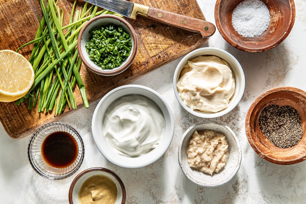 creamy horseradish sauce ingredients laid out