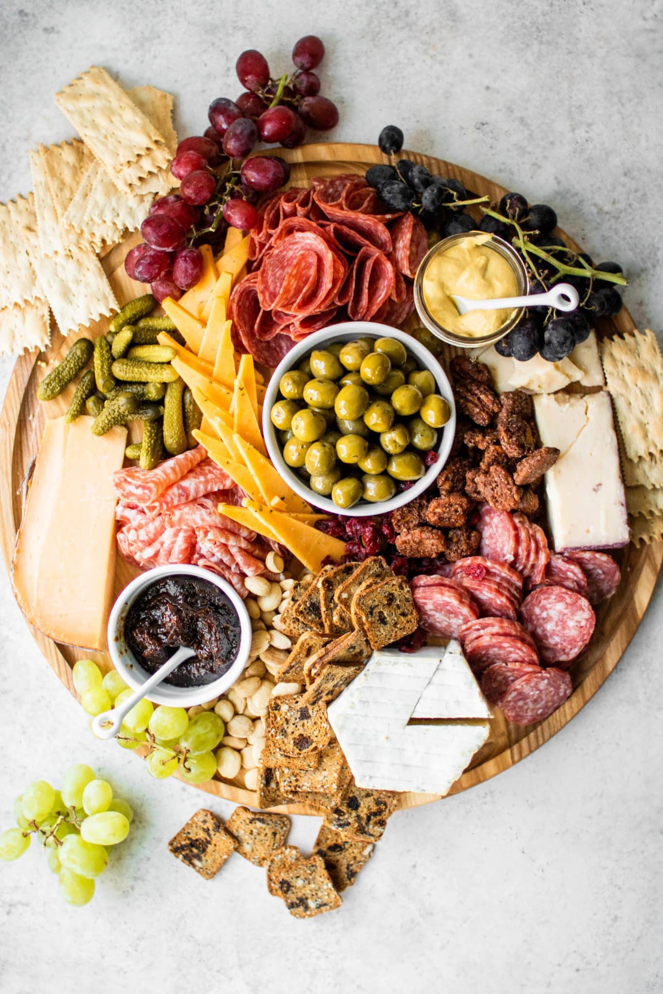 how to build a great cheese + charcuterie board