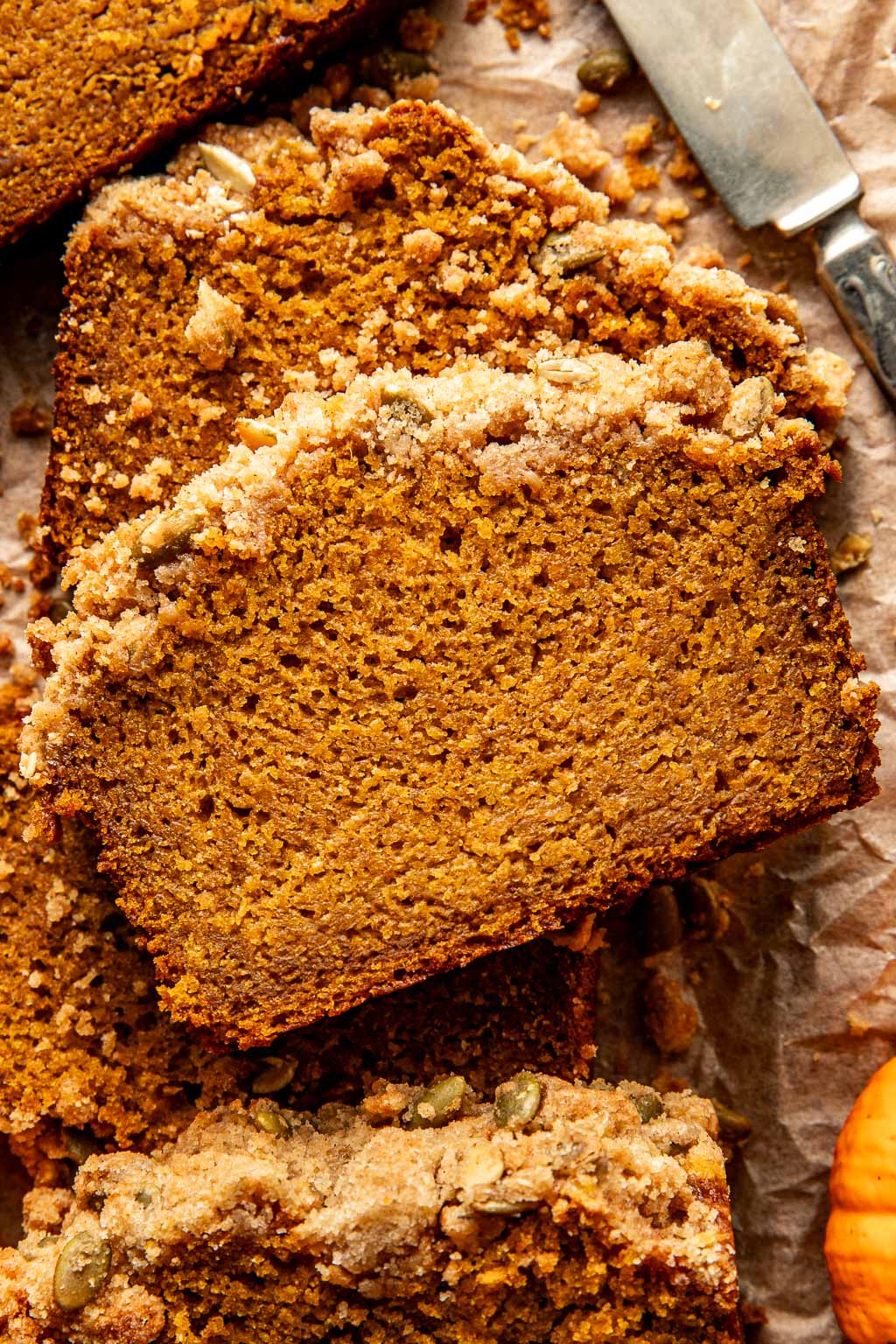 pumpkin bread with streusel topping