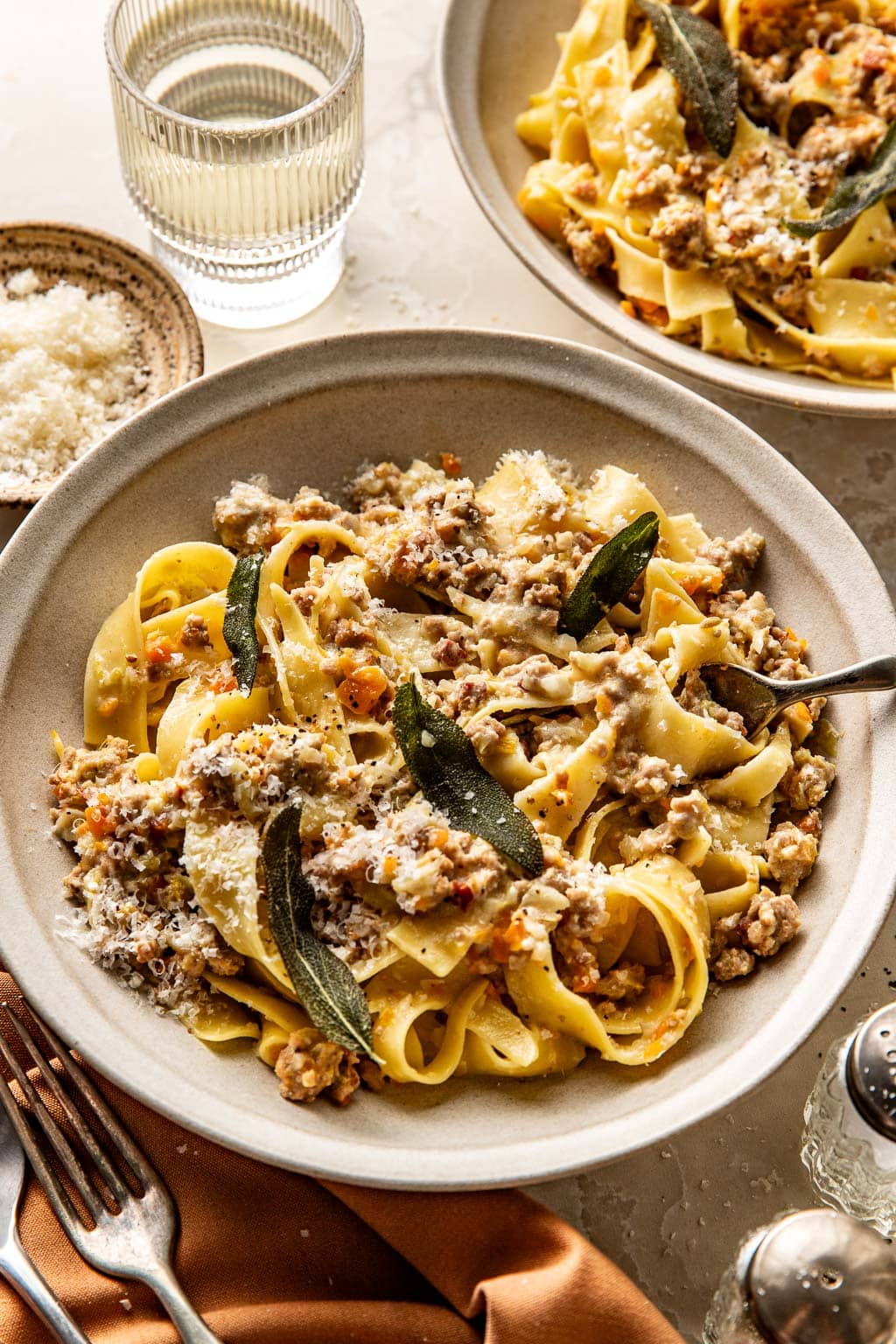 white bolognese pasta sauce