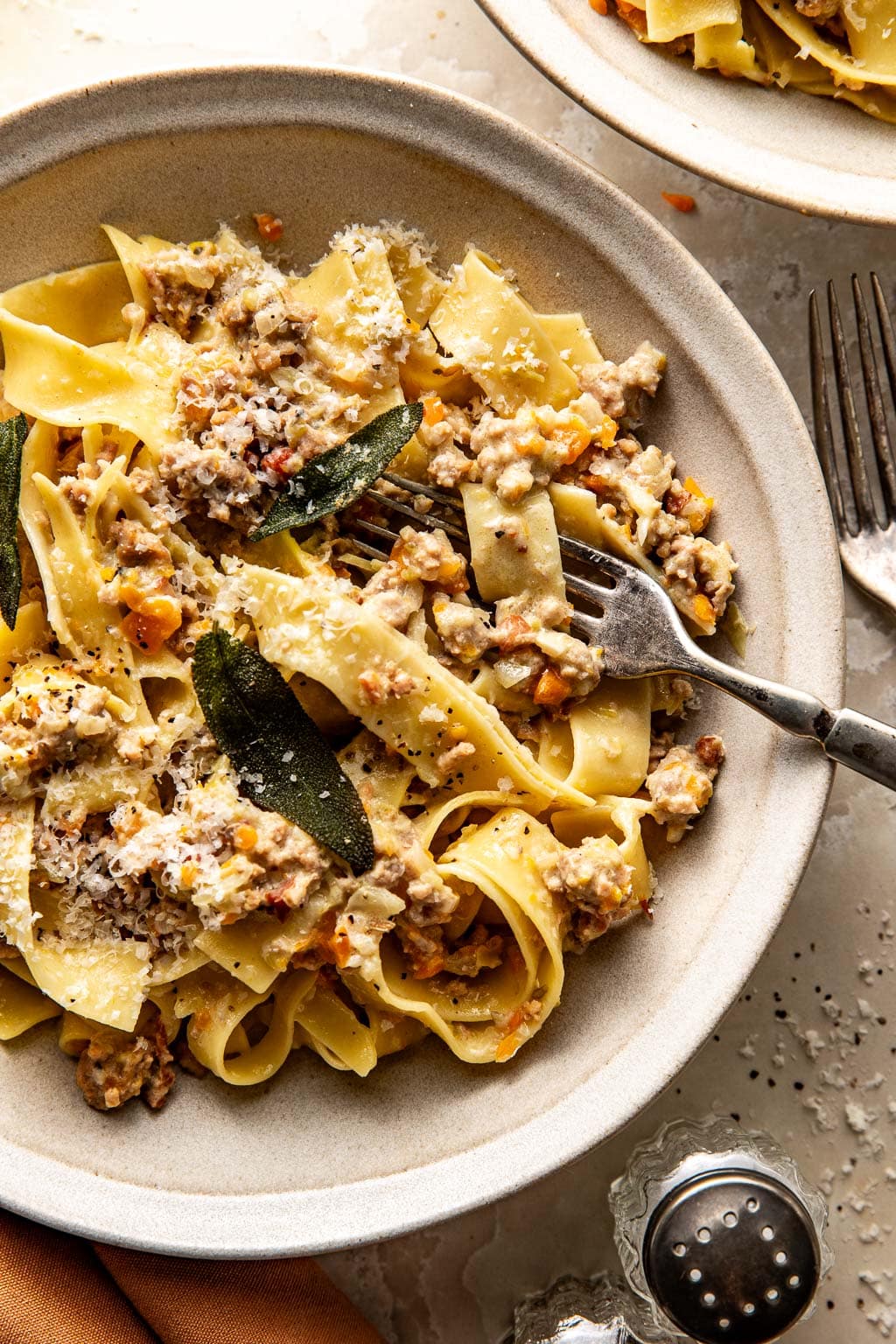 white bolognese sauce