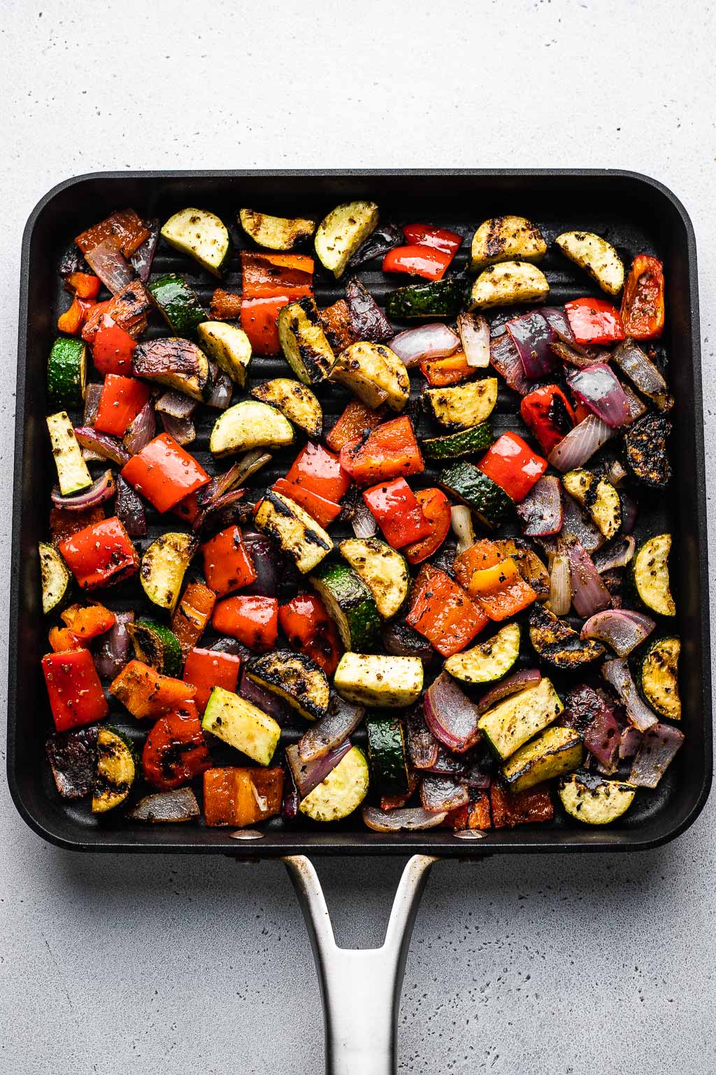 Vegetables on a grill pan 