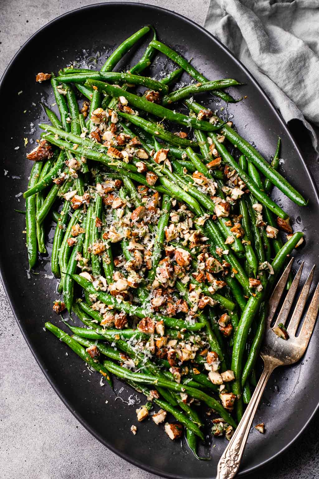 Green beans with green beans with almond and garlic gremolata 