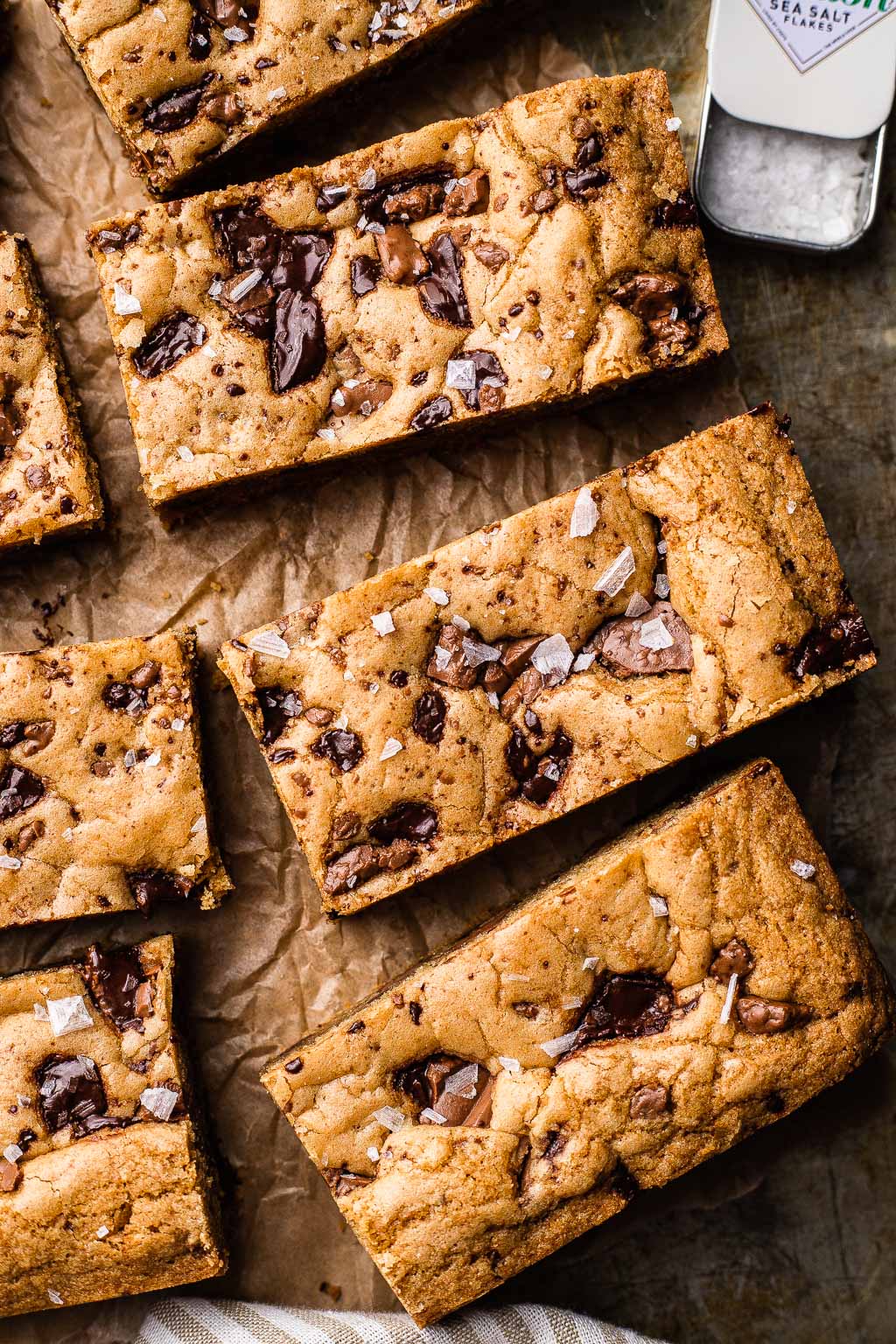 brown butter chocolate chip cookie bars