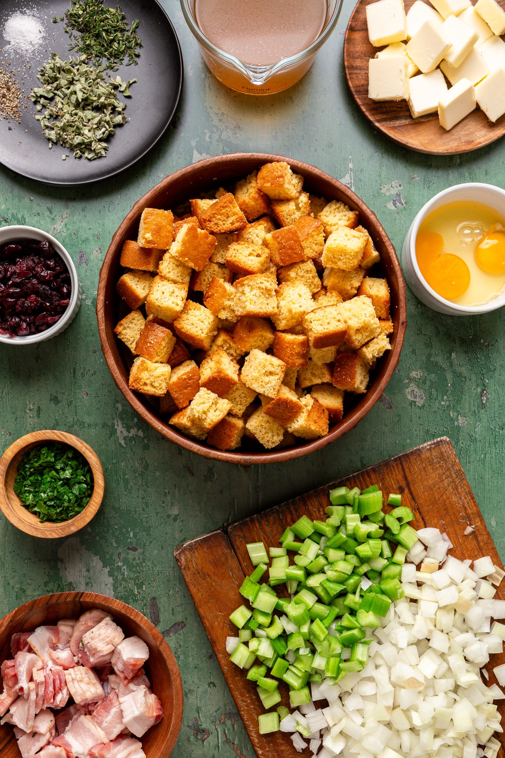 Cornbread stuffing with bacon ingredients