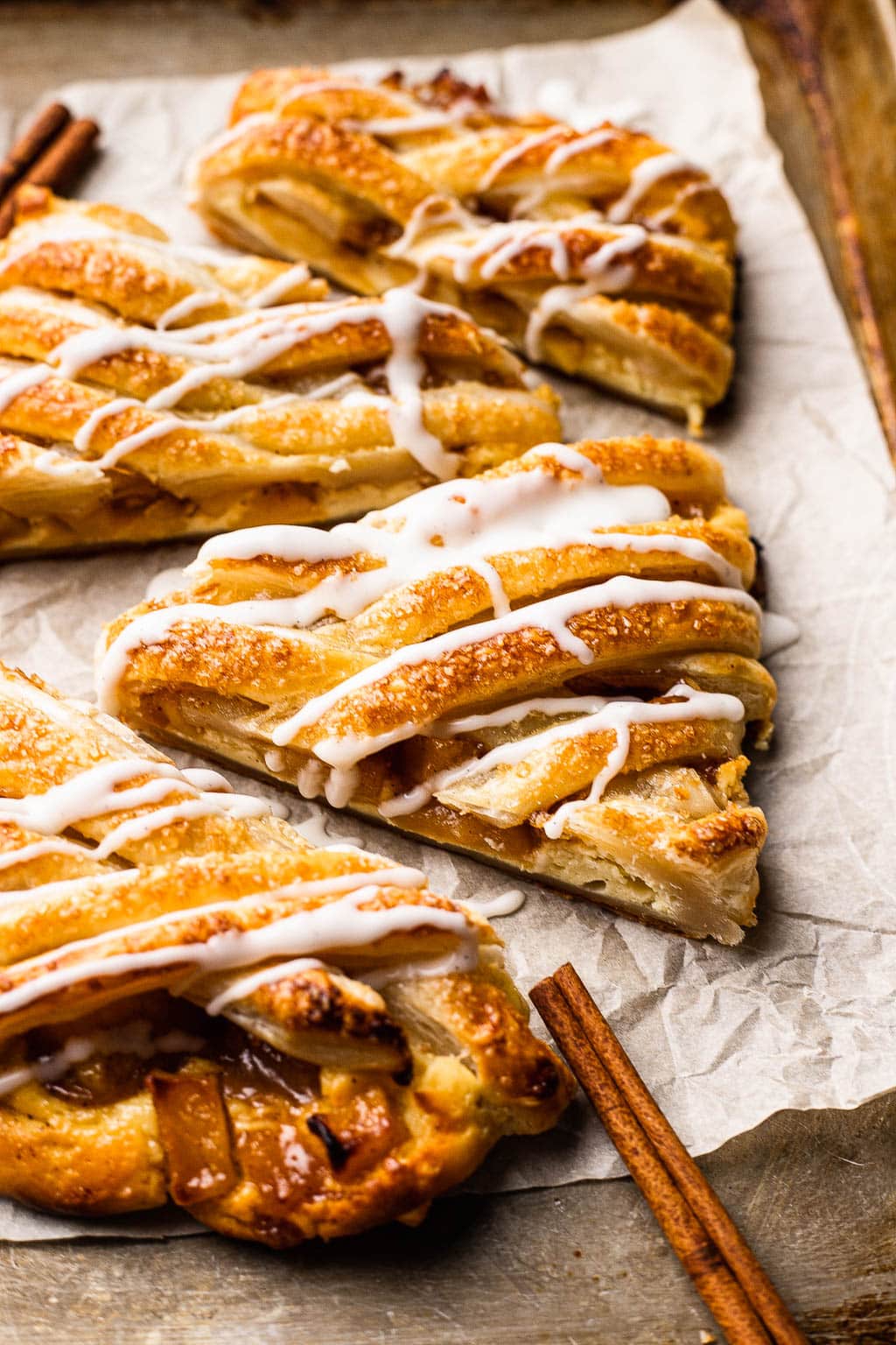 puff pastry apple strudel