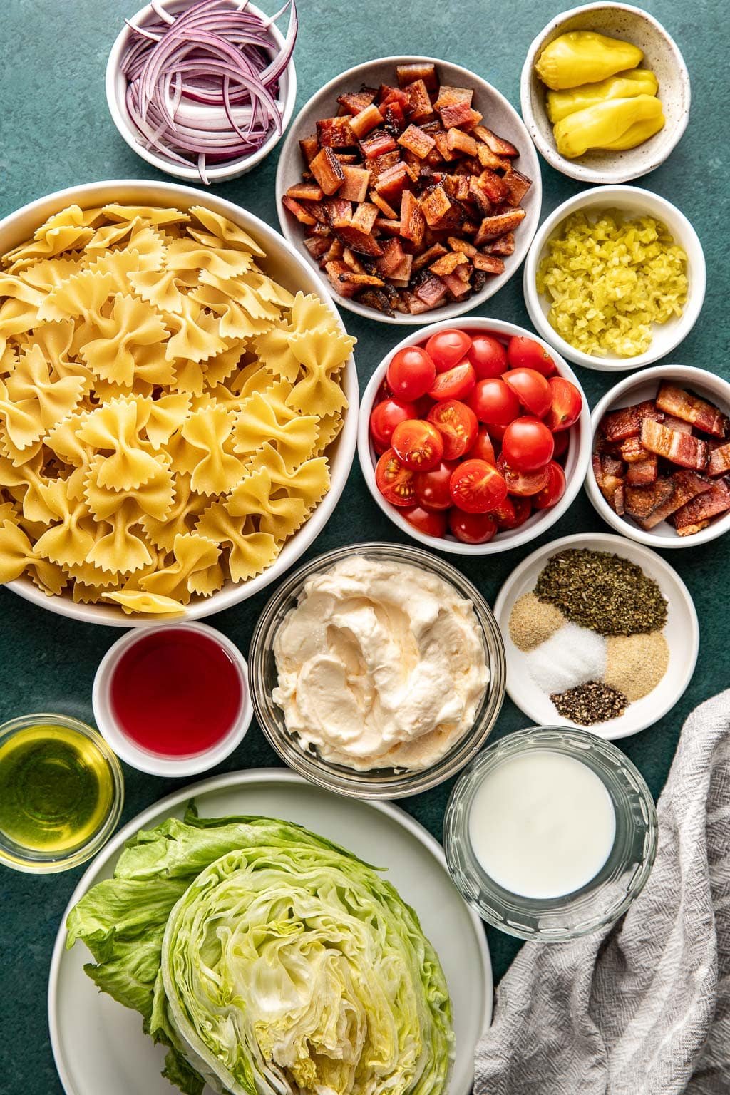 BLT pasta salad ingredients