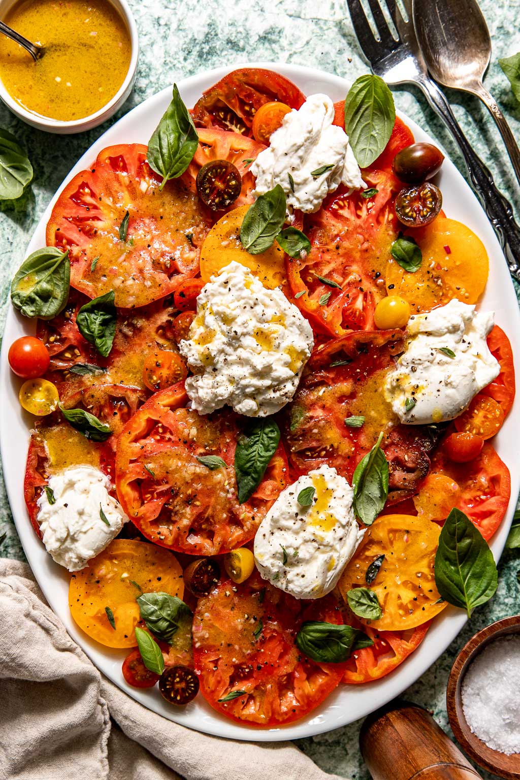 tomato burrata salad