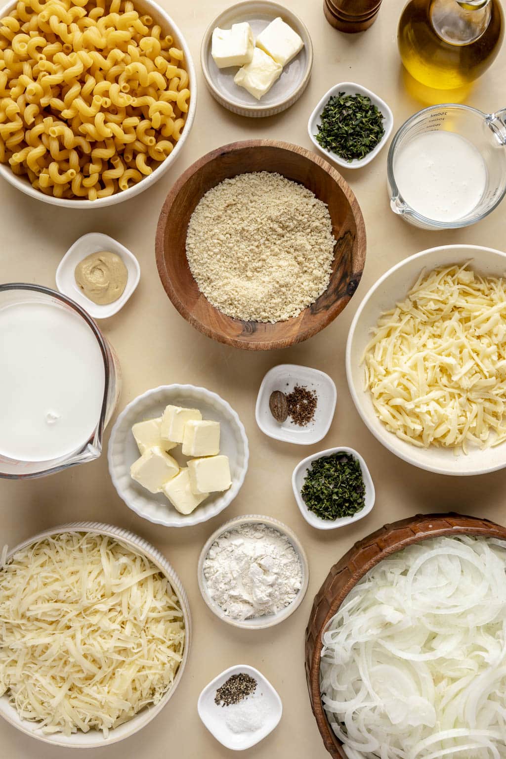 Ingredients for French onion soup mac and cheese. 
