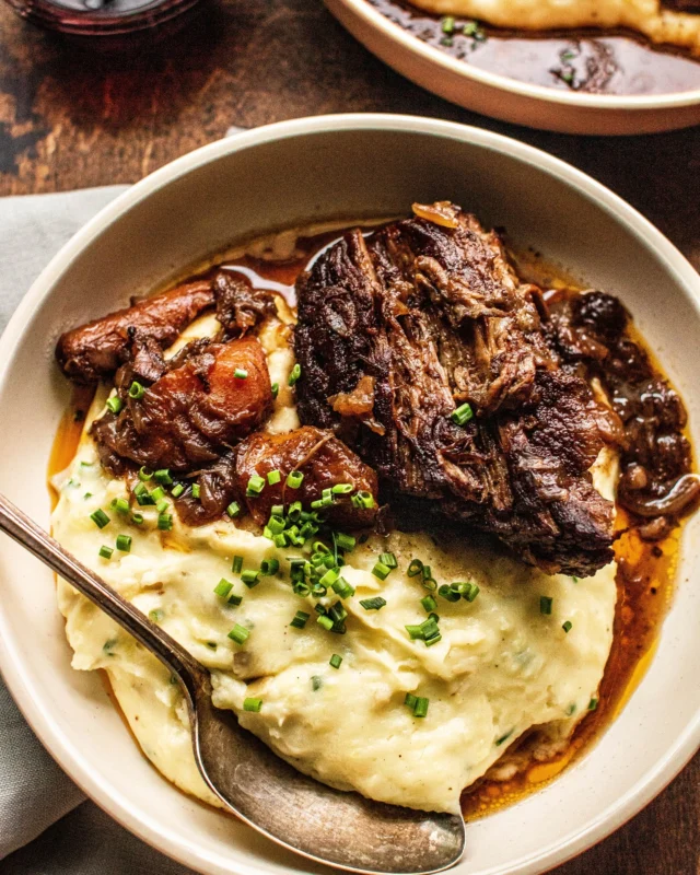 Comment 'beef' and I'll send the recipe right to your DMs!

This Red Wine Braised Beef is my go-to comfort meal! It comes together in one pot, is mostly hands-off, and feels elegant enough for company. Serve it up over my creme fraiche mashed potatoes and you'll be in heaven. 

red wine beef, braised beef, one pot meals, beef recipes, comfort food